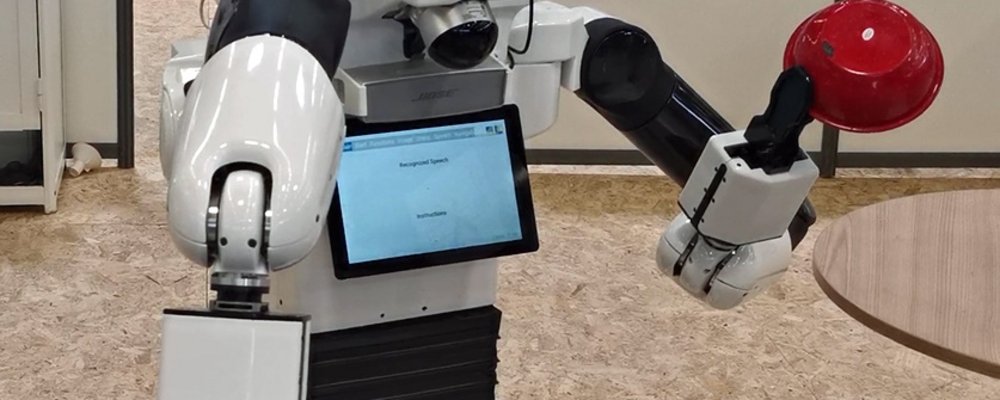 „Sie wünschen?“ – Intelligente Roboter im Restaurant und in der Küche im Wettstreit miteinander