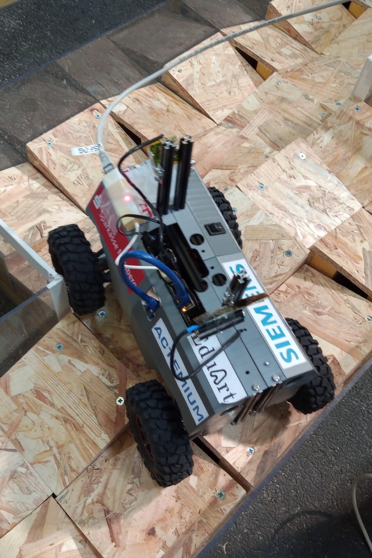 Rapidly Manufactured Robot Challenge
