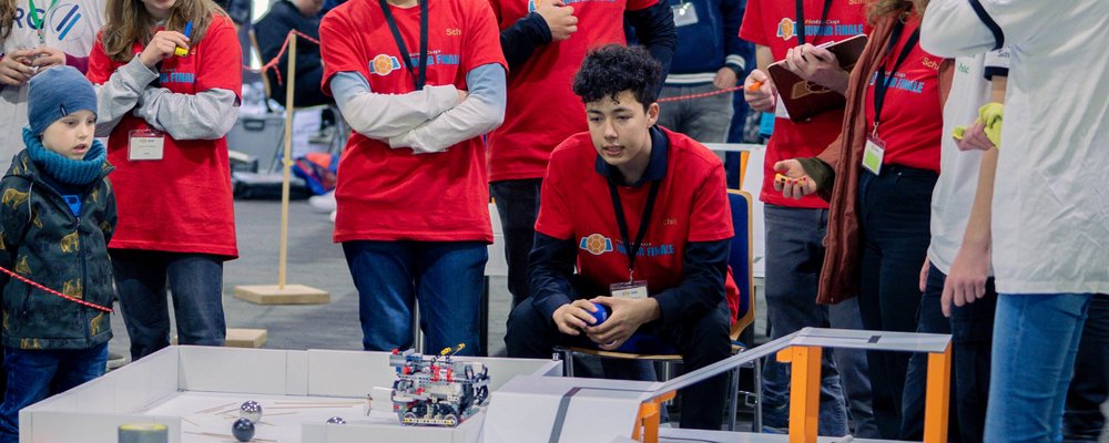 Hilfe naht: Schulteams treten mit autonomen Rettungsrobotern im Wettbewerb gegeneinander an